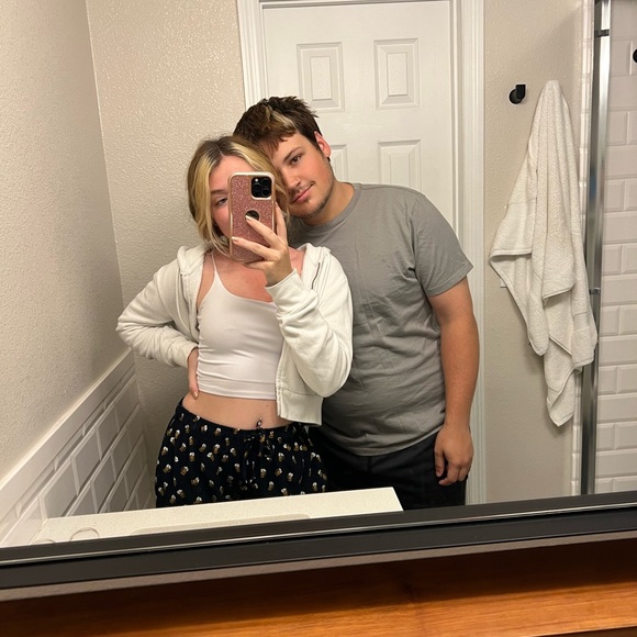 Meet Your Posher - Picture 2 of 4